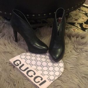 Jessica Simpson slip on bootie’s